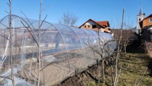 Cum păstrezi căldura în solar noaptea